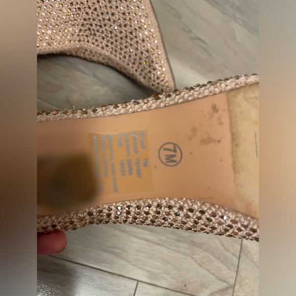 beige / gold shine EUC boots - Picture 8 of 9